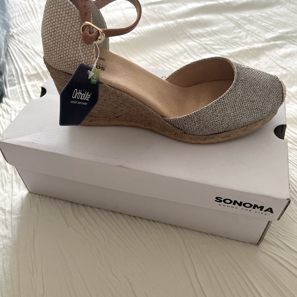 SONOMA FASHONABLE SANDALS
